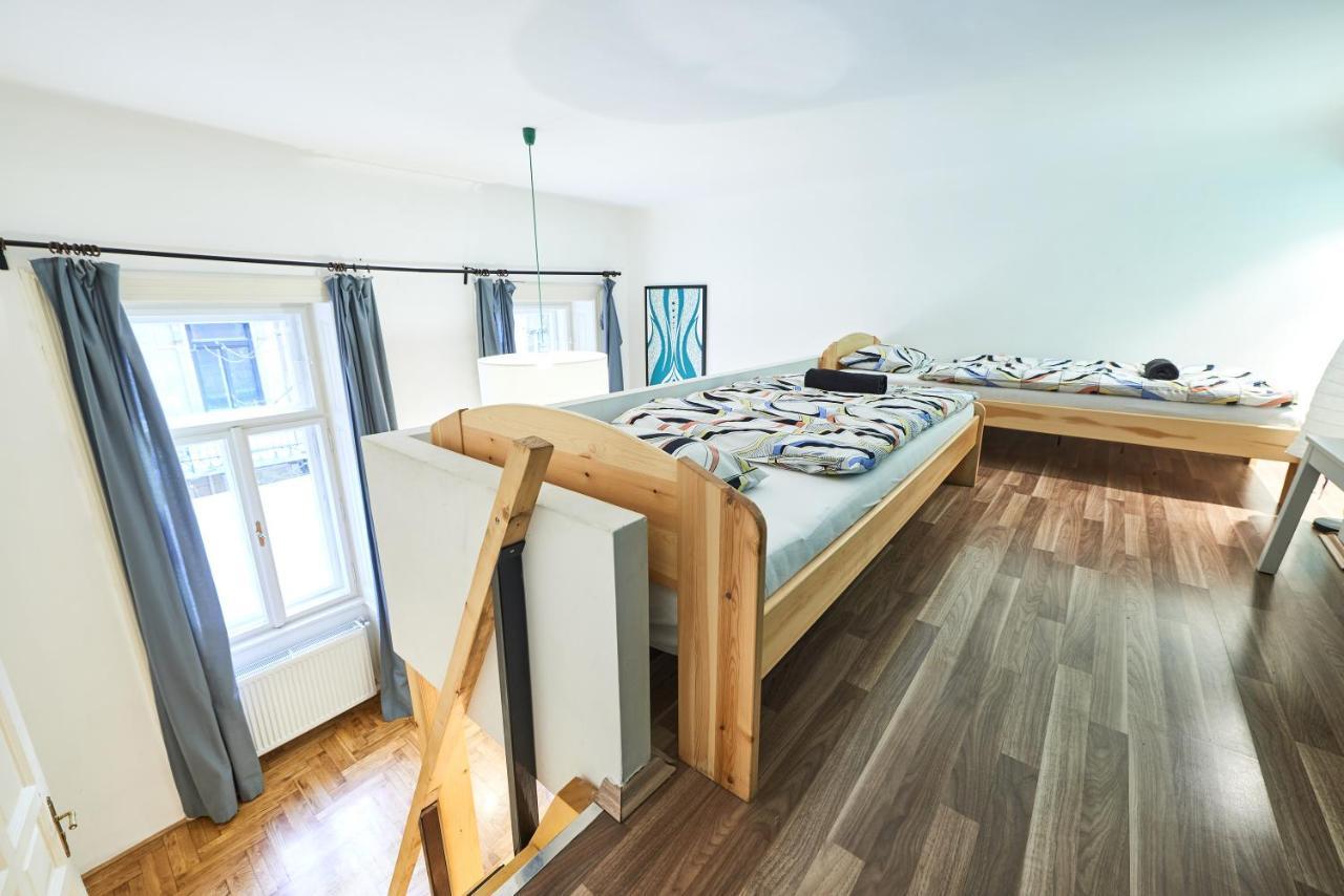 Large Apartment For Groups City Center Dist. VII Budapest Exterior photo
