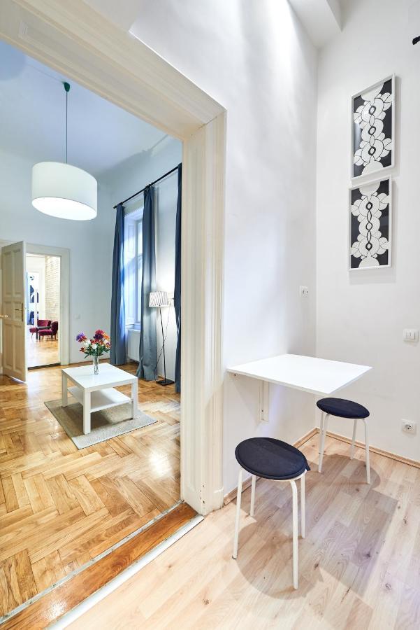 Large Apartment For Groups City Center Dist. VII Budapest Exterior photo